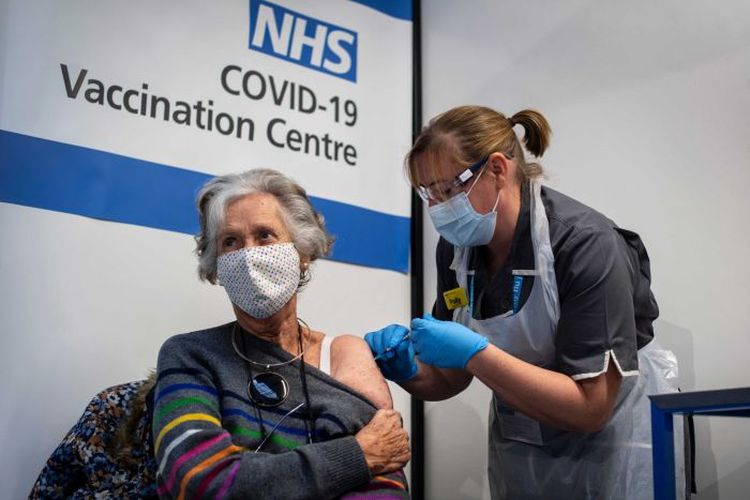 Pembuat vaksin mengatakan bahwa vaksin mereka masih efektif untuk mutasi baru Covid-19 yang sekarang menyebar di Inggris.