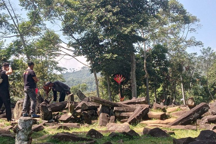 Situs Megalitikum Gunung Padang, Desa Karyamukti, Kecamatan Campaka, Kabupaten Cianjur, Jawa Barat,