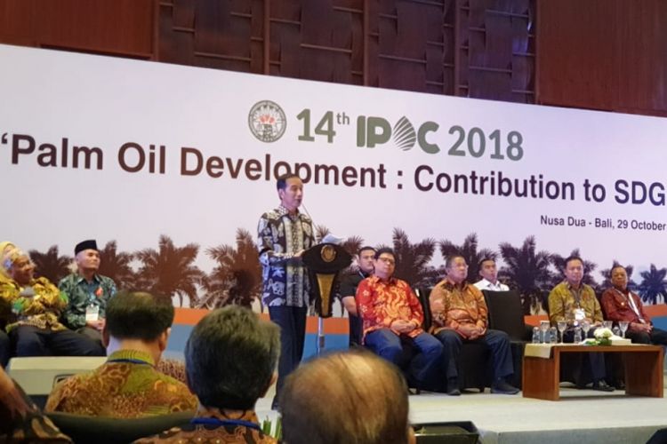 Presiden Joko Widodo saat membuka acara Indonesian Palm Oil Conference (IPOC) 2018 dan 2019 Price Outlook di Sofitel Nusa Dua, Bali, Senin (29/10/2018).