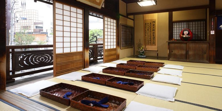 Salah satu ruangan untuk bersantai seusai berendam air panas di Dogo Onsen di Kota Matsuyama, Prefektur Ehime, Jepang.