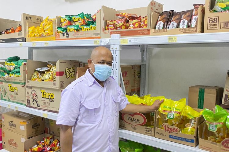 Kepala Pasar Slipi Jaya Jakarta Barat Ahmad Subhan  mengatakan Mini Distribution Center (DC) Pasar Jaya hadir menawarkan harga bahan pokok yang lebih murah dari harga pasaran, Rabu (27/10/20221). 