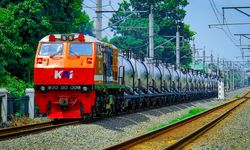 Dukung Kelancaran Arus Mudik Lebaran, KAI Pastikan Pasokan BBM Aman dan Tepat Waktu