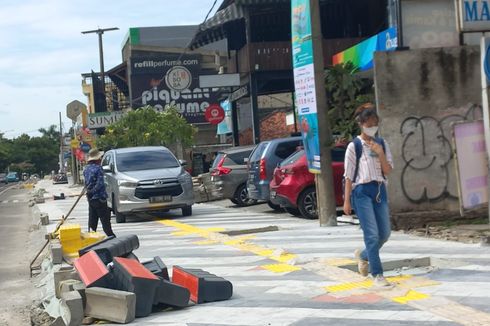 Trotoar Margonda yang Tak Pernah Steril Bahkan Saat Sedang Direvitalisasi, Jadi Tempat Parkir dan Jualan...