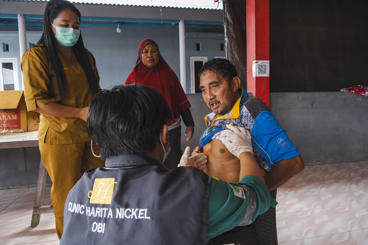 Paramedis diterjunkan secara khusus guna memberikan layanan pemeriksaan kesehatan gratis serta mengantisipasi munculnya berbagai gangguan penyakit bagi para pengungsi di wilayah terdampak.