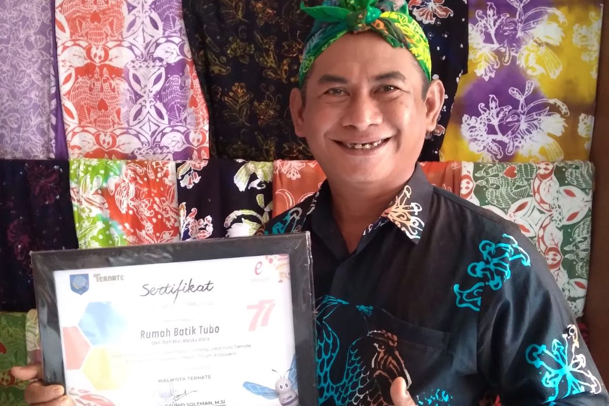 Kustalani mendaftarkan Batik tubo di e-katalog Pemda Kota Ternate sebagai penyedia batik