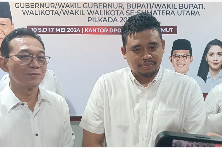 Walikota Medan, Bobby Nasution usai menyerahkan formulir Bacagub Sumut ke Ketua DPD Gerindra Gus Irawan (kiri), Senin (20/5/2024)