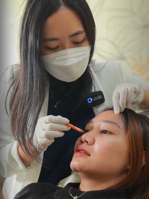 Ilustrasi tindakan estetika di klinik Skin Evo Jakarta.