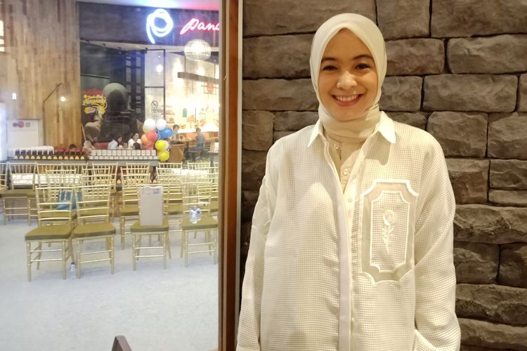 Pembawa acara berita Dian Ayu Lestari ketika ditemui di Pacific Place, Jakarta.