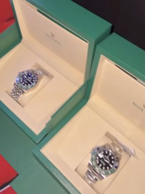 Hadiah jam tangan rolex untuk personel Timnas Indonesia dari Presiden Prabowo. Rombongan timnas Indonesia diterima di kediaman Presiden Prabowo Subianto di Jalan Kertanegara, Jakarta, pada Jumat (6/6/2025).