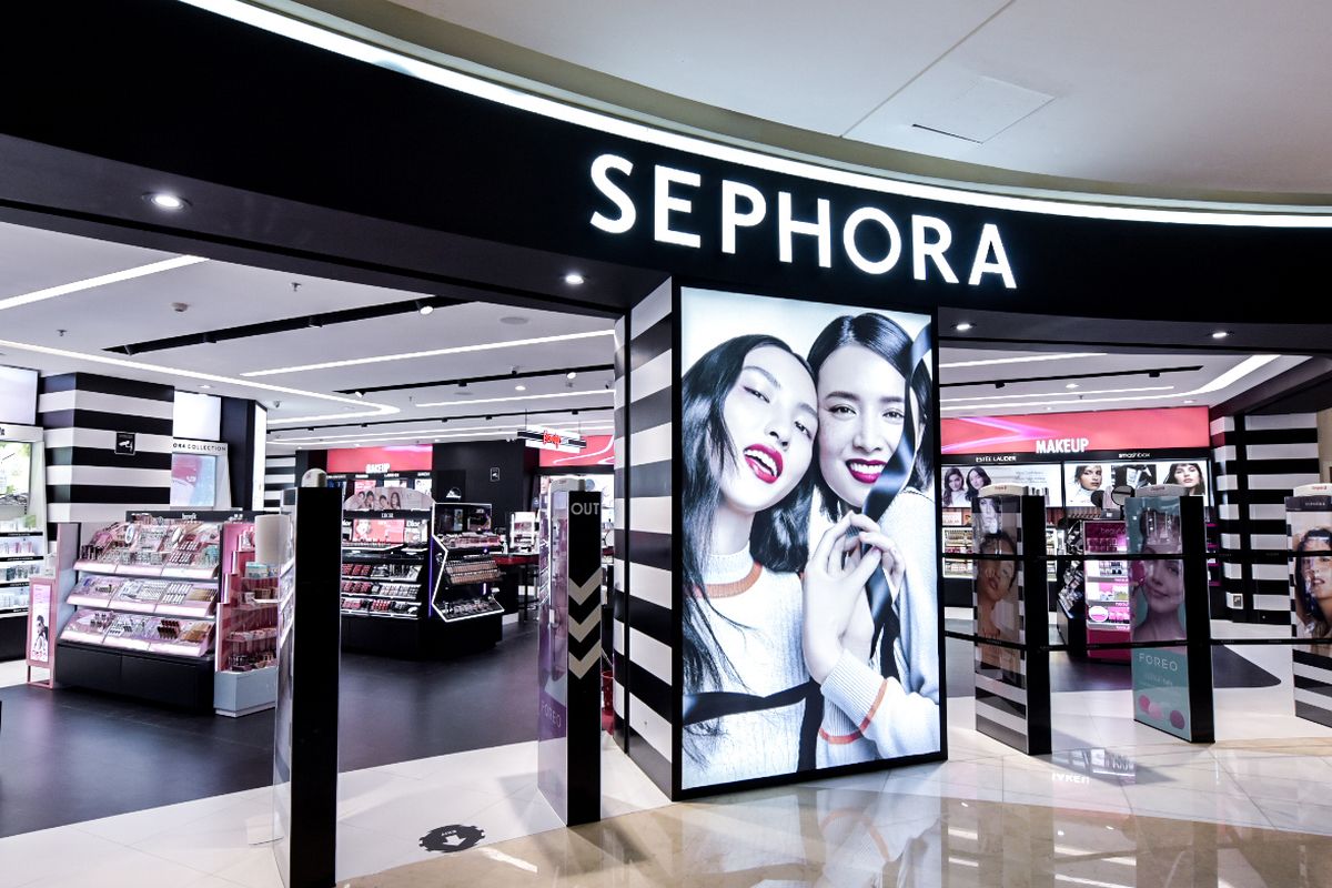 Konsep baru toko kosmetik global Sephora di mal Grand Indonesia Jakarta.