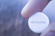 Hal-hal yang Perlu Diketahui Sebelum Mengonsumsi Ibuprofen