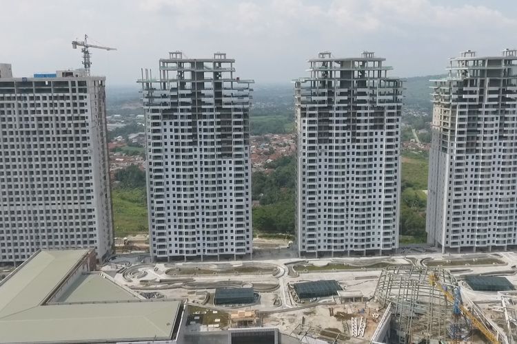 Pembangunan apartemen Opus Park di Sentul City, Bogor, saat ini sudah memasuki tahap finishing. 