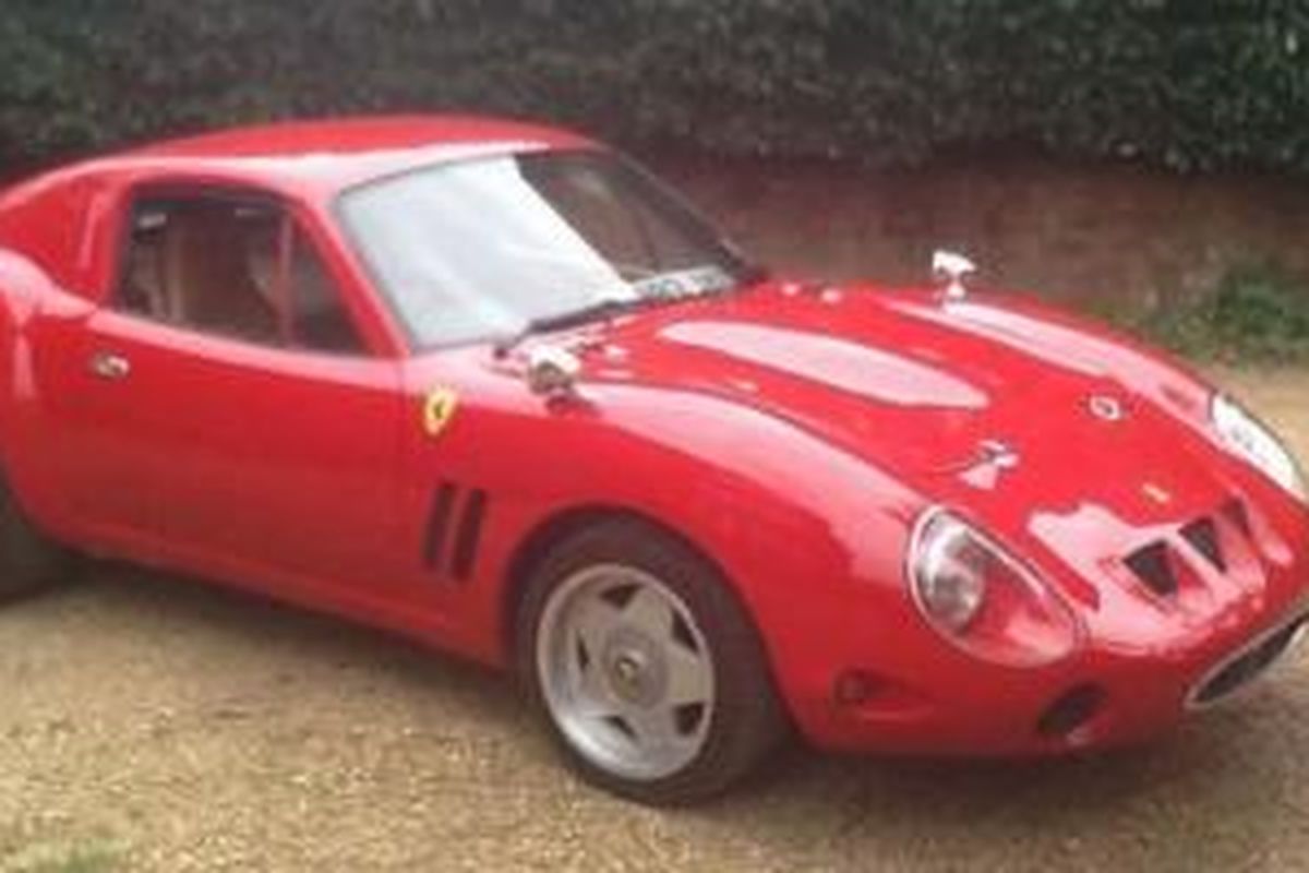 Ferrari 250 GTO versi replika