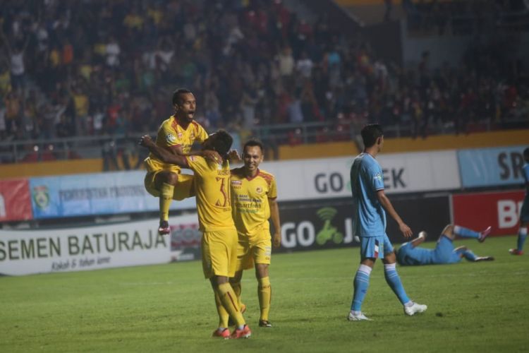 Sriwijaya FC berhasil membantai Persela Lamongan dengan skor 5-1 ketika bertanding di stadion Jakabaring, Palembang, Sumatera Selatan, Sabtu (2/6/2018)
