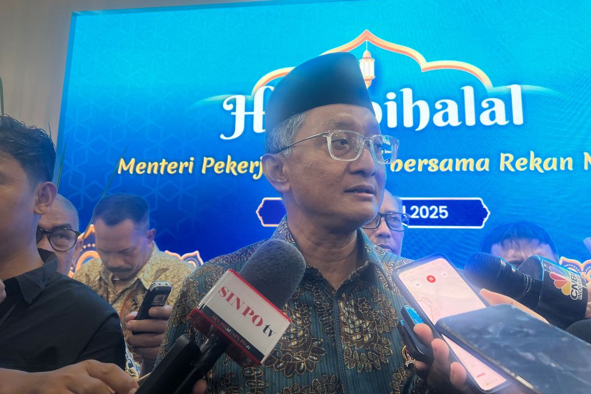 Menteri PU Dody Hanggodo setelah menghadiri acara Halal Bihalal bersama media di Kementerian PU, Jakarta, Jumat (11/4/2025).