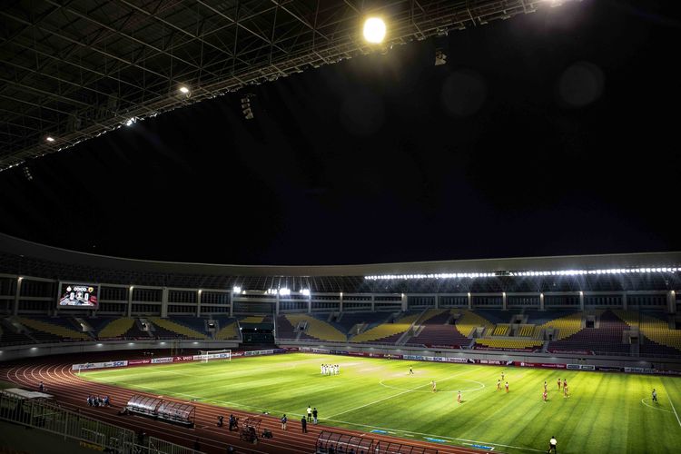 Laga semifinal leg kedua Piala Menpora 2021 diselenggarakan di Stadion Manahan Solo, Minggu - Senin (18-19/04/2021) malam.