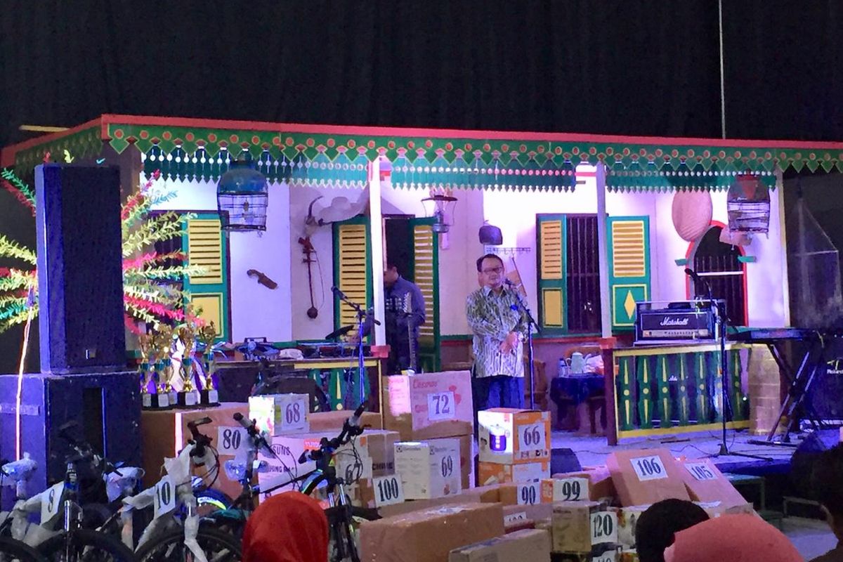 Pada puncak acara milad ke-64, Senin (23/11/2019) malam, Hall Badminton UMJ disulap menjadi kampung Betawi dengan tata dekor rumah khas Betawi.