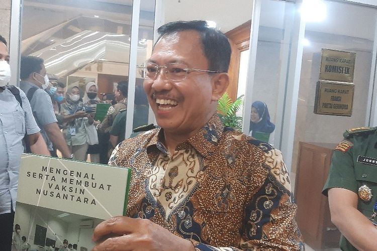 Mantan Menteri Kesehatan Terawan Agus Putranto di Kompleks Parlemen, Jakarta, Senin (20/6/2022).