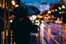 Prakiraan Cuaca BMKG: Sebagian Jabodetabek Hujan Siang dan Malam Hari