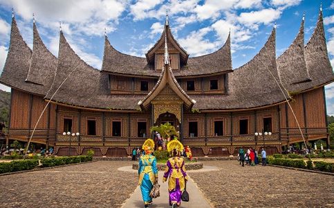 Striding the Corridors of an Iconic West Sumatra Palace