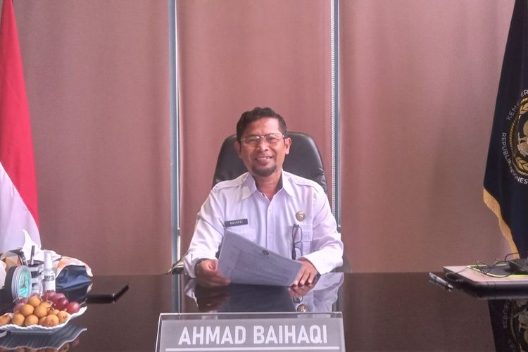 Kepala Bapas Bandung Ahmad Baihaqi tengah menjelaskan mekanisme pembimbingan Setnov selama menjalani pembebasan bersyarat, Rabu (20/8/2025)