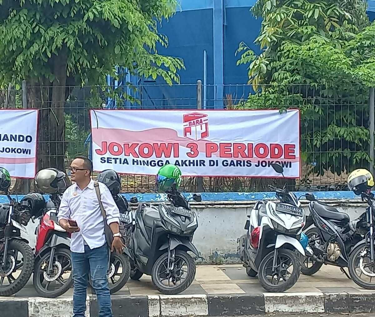 Muncul Spanduk Jokowi 3 Periode Saat Acara Musra di Kota Semarang, Panitia: Itu Demokrasi