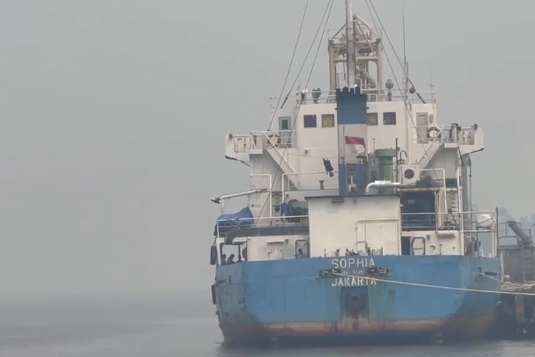 Pontianak Diselimuti Kabut Asap, Berasal dari Karhutla di Daerah Tetangga