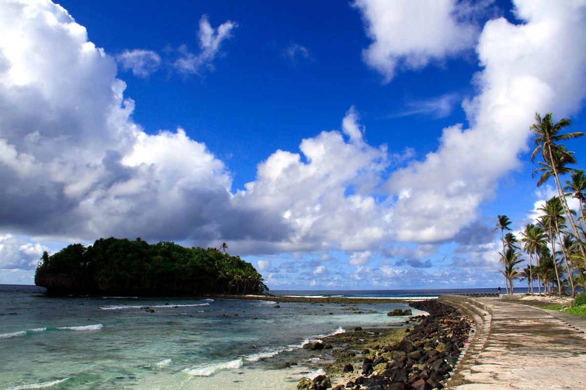 Salah satu sudut pantai di pulau Miangas, Kabupaten Kepulauan Talaud, Sulawesi Utara.