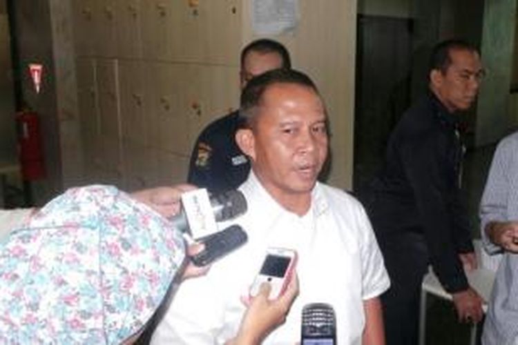 Kapolda Bali Irjen Arif Wachjunadi melaporkan harta kekayaannya pada Komisi Pemberantasan Korupsi (KPK), Rabu (24/7/2013). Arif menjadi salah satu calon Kapolri untuk menggantikan Jenderal Timur Pradopo.
