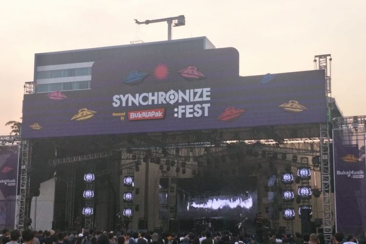 Dynamic Stage merupakan panggung utama Synchronize Fest 2018, yang diadakan di Gambir Expo Kemayoran, Jakarta Pusat, selama tiga hari berturut-turut, mulai 5 hingga 7 Oktober 2018.