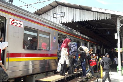 Jelang Natal dan Tahun Baru, Stasiun Rangkasbitung Siapakan Loket Tambahan Commuterline