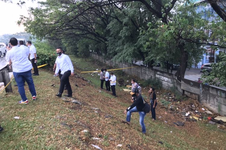 Polisi kembali melakukan olah Tempat Kejadian Perkara (TKP) terkait kasus kematian editor Metro TV Yodi Prabowo, Senin (20/7/2020) sore sekitar pukul 15.00 WIB.