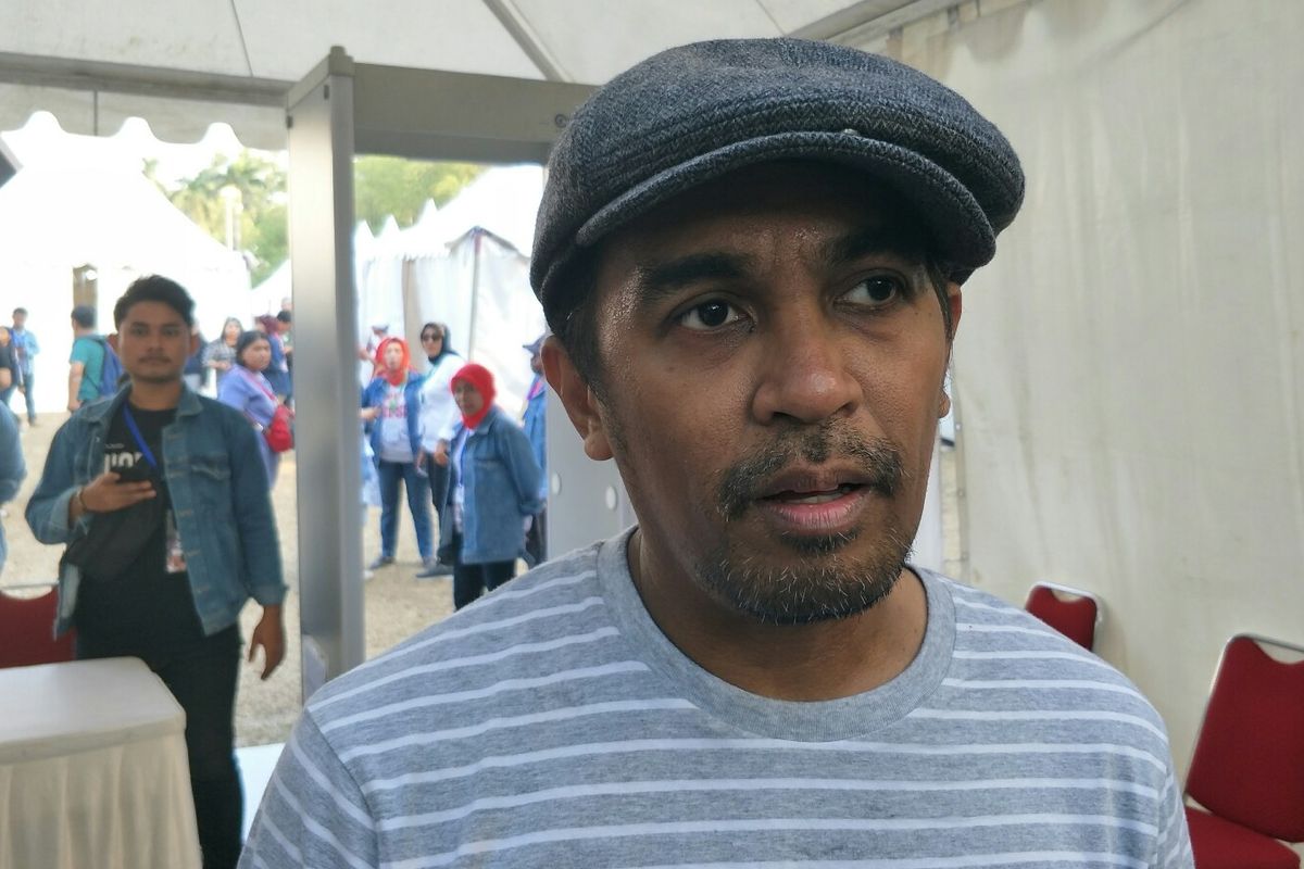 Glenn Fredly usai tampil di Konser Musik Untuk Republik di Buperta Cibubur, Jakarta Timur, Minggu (20/10/2019).