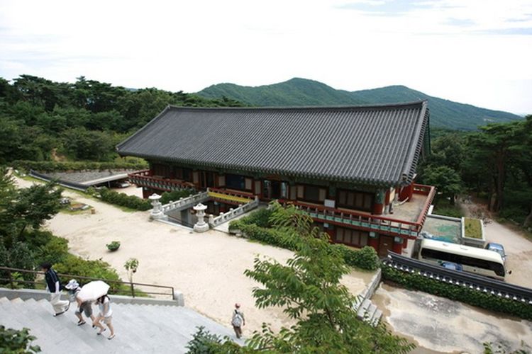 Kuil Sudeoksa di Chungcheomnam. 