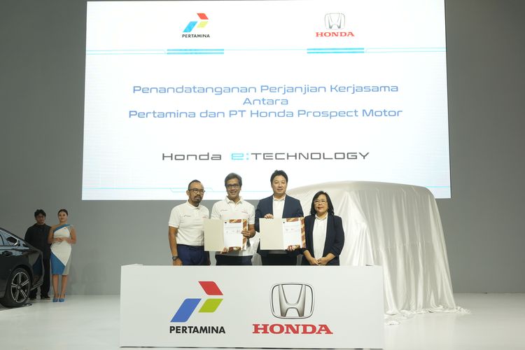 Honda dan Pertamina melakukan riset bersama dengan menggunakan mobil listrik N-Van EV Prototype.