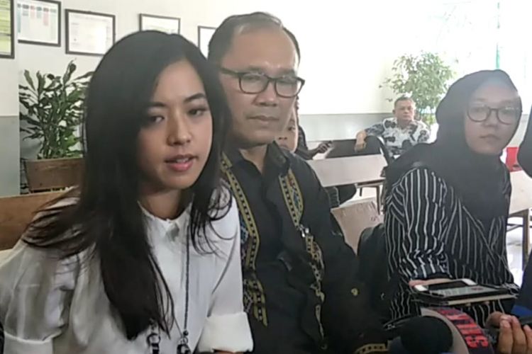 Yeslin Wang saat menghadiri sidang cerainya dengan Delon di Pengadilan Negeri Jakarta Barat, Senin (27/8/2018) siang.
