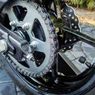 Jangan Pakai Oli Bekas buat Pelumas Rantai Motor