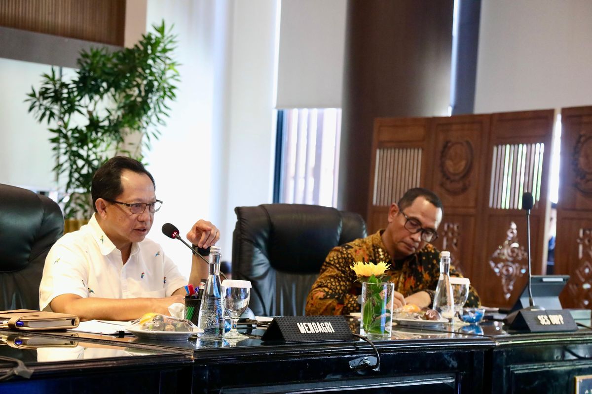 Menteri Dalam Negeri (Mendagri) Muhammad Tito Karnavian menggelar Rapat Konsinyering Rencana Kerja dan Anggaran (RKA) Tahun 2026 di Rancamaya, Bogor, Jawa Barat, pada 26?28 September 2025.