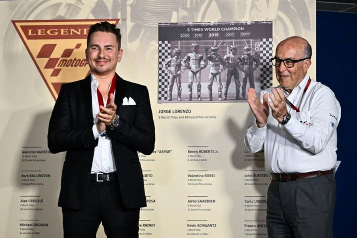 Juara Dunia lima kali Jorge Lorenzo resmi dinobatkan sebagai Legenda MotoGP. 