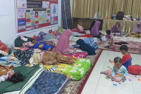 Korban Kabut Asap Pekanbaru Terus Berdatangan ke Posko Pengungsian