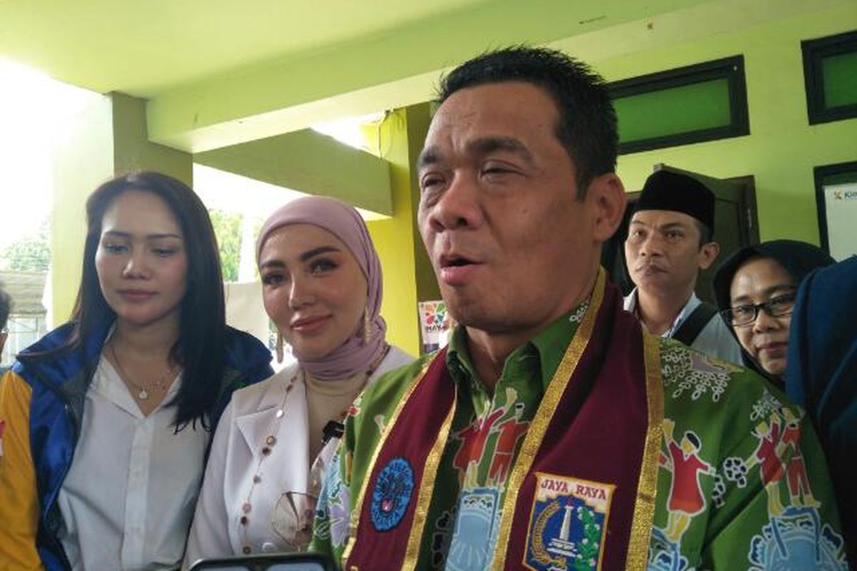 Wakil Gubernur DKI Jakarta Ahmad Riza Patria di SMAN 66 Jakarta, Kamis (25/8/2022)