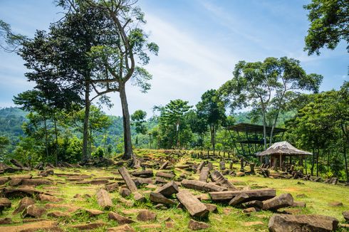 Gunung Padang di Cianjur: Daya Tarik, Sejarah, dan Rute