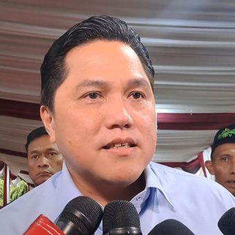 Menteri BUMN Erick Thohir mendatangi rumah Prabowo Subianto di Jalan Kertanegara, Jakarta Selatan, Minggu (21/1/2024). 