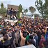 Demo Tolak Kenaikan BBM, Mahasiswa Blokade Jalan Depan Kantor Gubernur Kaltim, Wagub Temui Massa