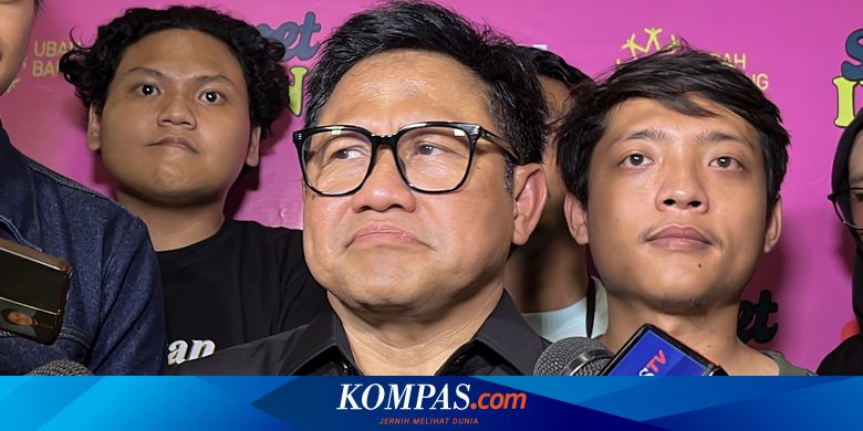 Singgung Utang Beli Alat Perang hingga Hobi Impor Saat Panen