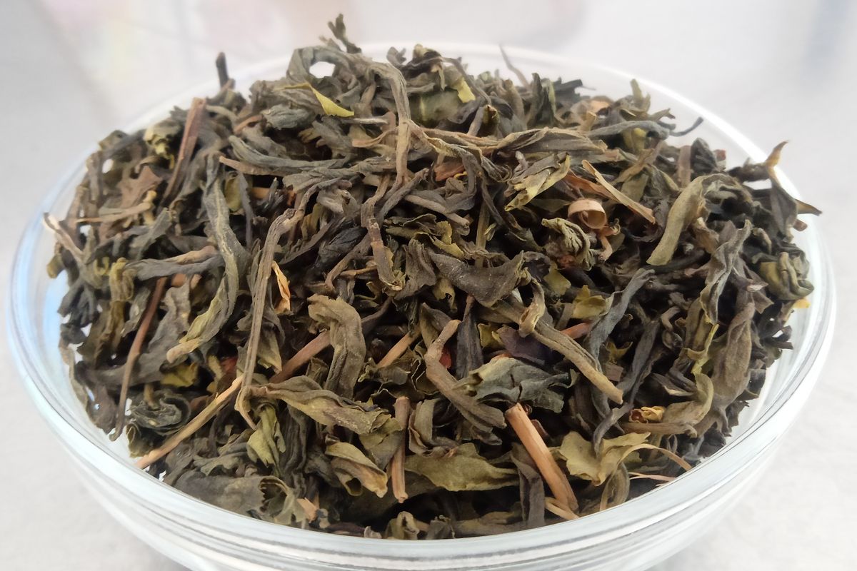 Ilusrasi daun teh di acara Jakarta Tea Passport 2022.