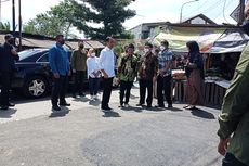 Jokowi Datang, Jalan Rusak di Pasar Baleendah Bandung Mendadak Mulus, Gunungan Sampah Menghilang