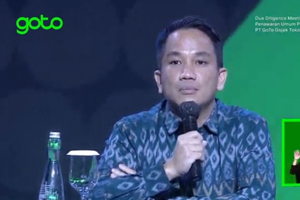 Direktur Utama PT GoTo Gojek Tokopedia Tbk saat mengumumkan rencana IPO dalam acara Due Diligence Meeting and Public Expose Penawaran Umum Perdana Saham, Selasa (15/3/2022).
