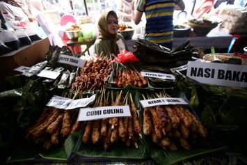 Makin Ramai, Berburu Takjil di Pasar Benhil