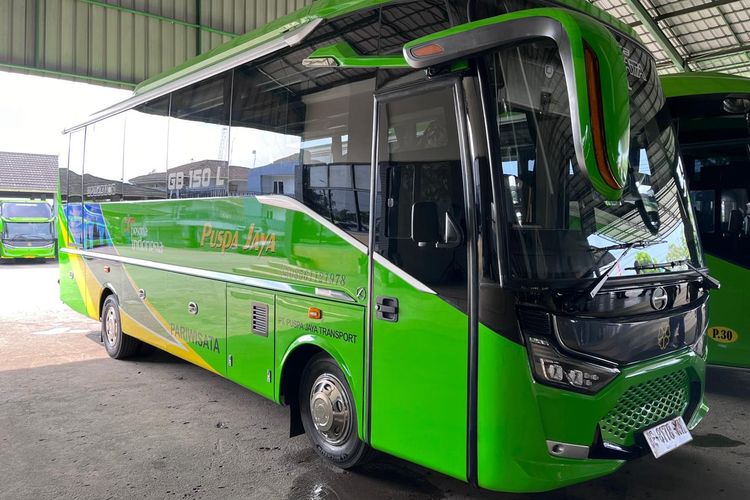 Hino GB Bus 150 L jadi unit baru PO Puspa Jaya